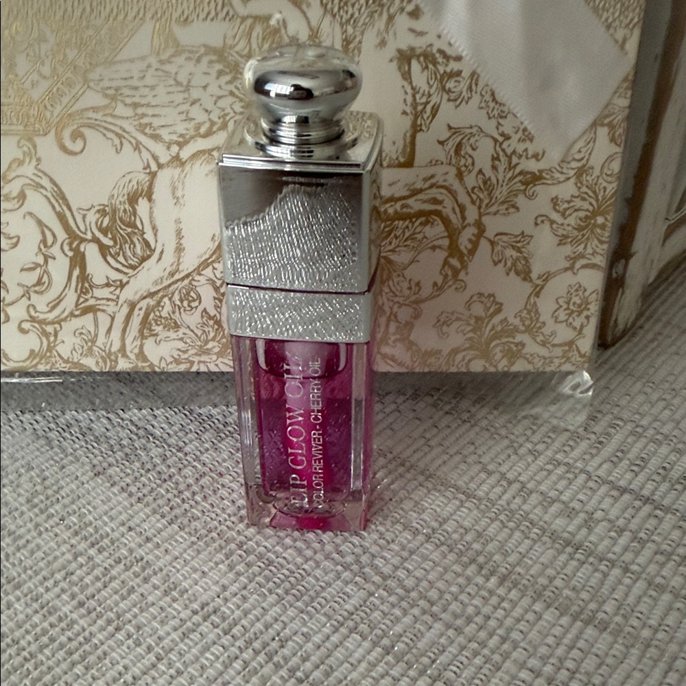 NWT Dior Gift Bag & Dior Addict Lip Glow Oil 063 Gold and White Bag with ribbon - Picture 2 of 6